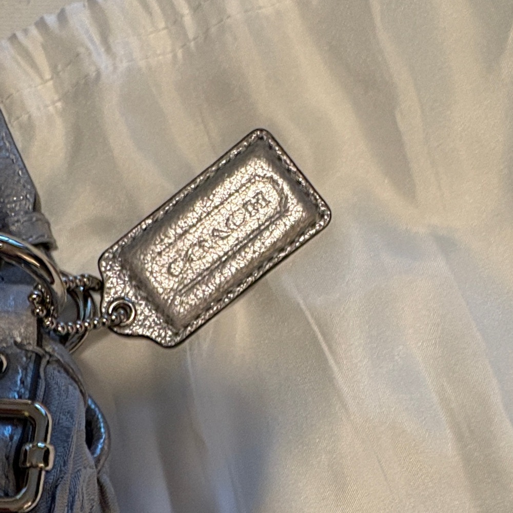 GORGEOUS COACH HANDBAG - Picture 3 of 12